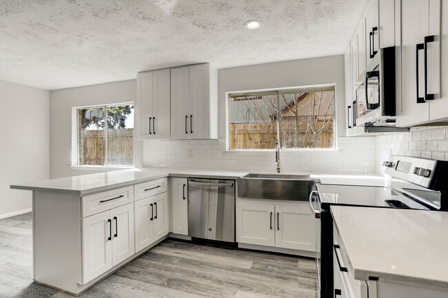 Photo - 2071 Delphi Ln