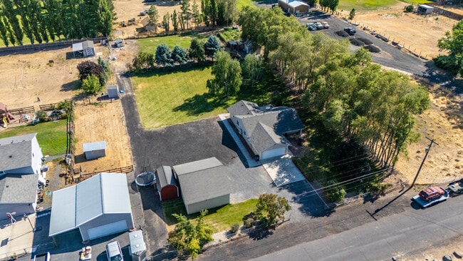 Photo - 7887 Dahl Rd NE