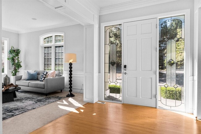 Photo - Luxury 4 bed 4 bath home in Lakemont, Bellevue