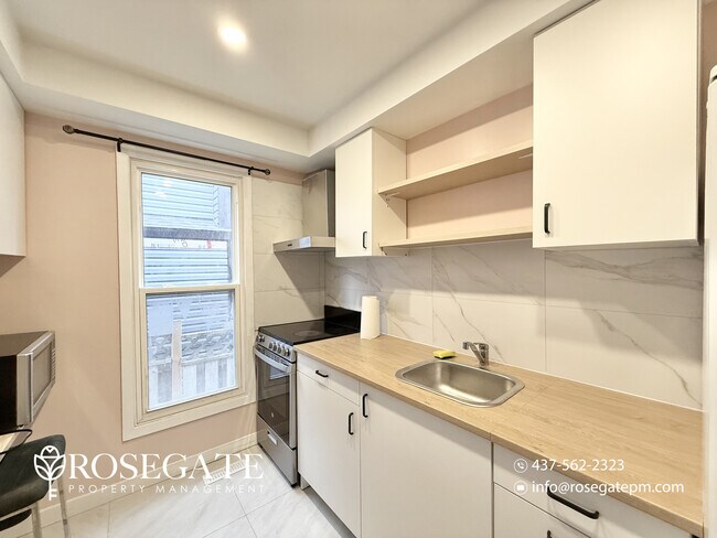 Photo - All-Inclusive 1-Bedroom Main Level Apartment with Parking – Brampton Unit B