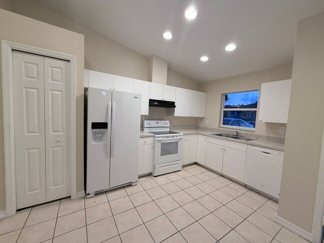 Photo - 4538 Golfview Blvd Unit 4538 Golfview Blvd