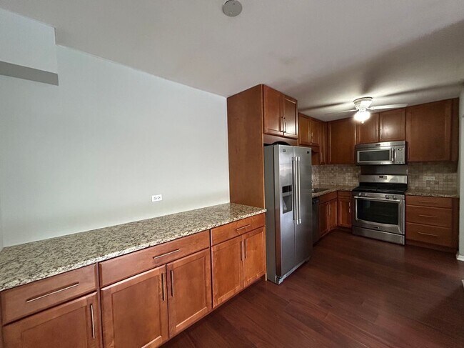 Photo - 696 Elm Pl Unit 204