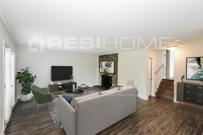Photo - 422 Raintree Dr