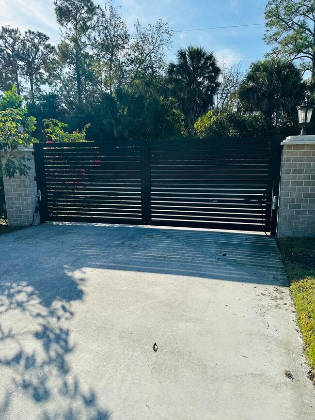 Photo - 17647 81st Ln N Unidad B