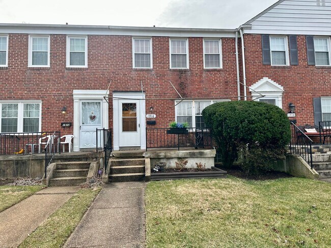 Building Photo - Charming 3 Bedroom/1.5 Bathroom Townhome with In-Unit Laundry in Towson, MD!