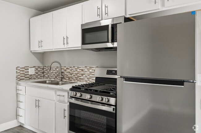 1BR, 1BA - 500SF - Kitchen