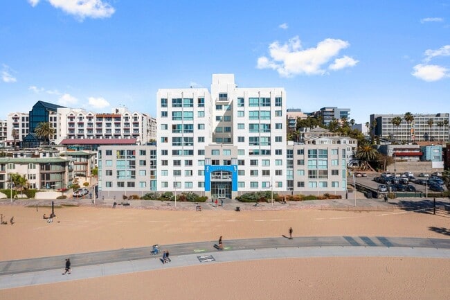 Beach front living - ideally located minutes from the Santa Monica Pier