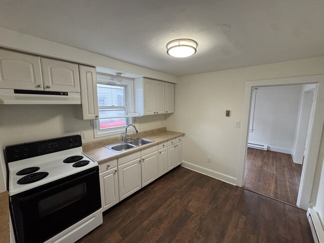 Photo - 325 N Lawrence St