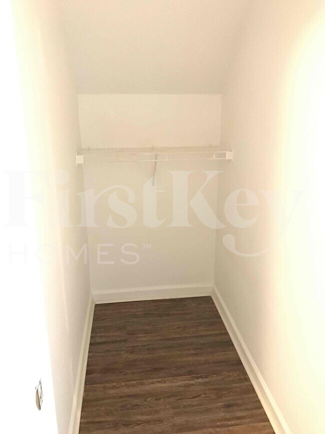 Photo - 776 Glenshire Ct