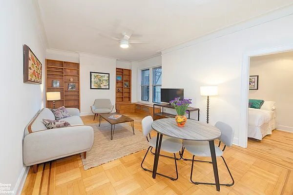 Building Photo - Central Park West Pre-War 1 BR Condo
