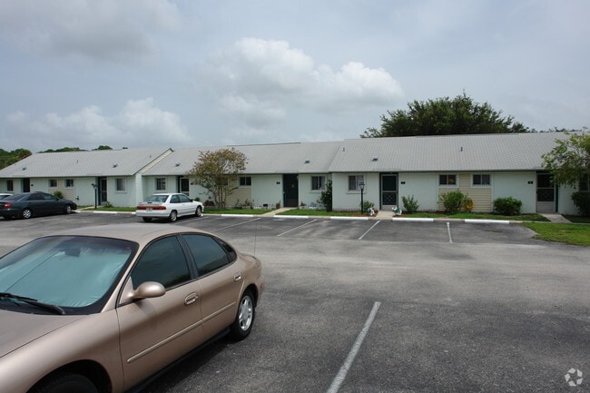 Photo - Villas of Northport