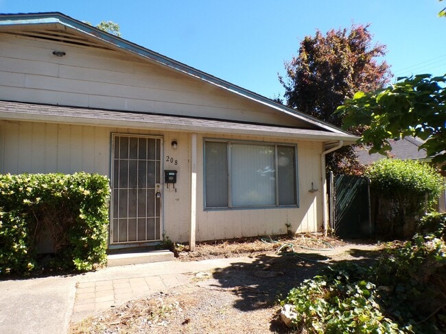 Building Photo - 33-2 Unit 1
