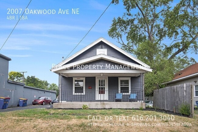 Photo - 2007 Oakwood Ave NE