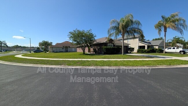 Photo - 25820 Crippen Dr