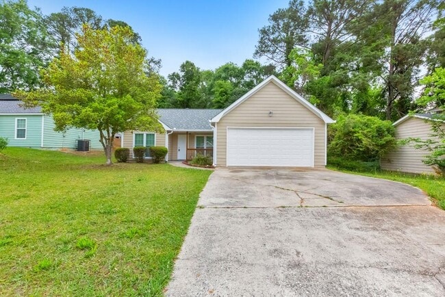 Building Photo - 9138 Clubhouse Dr
