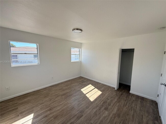 236 SW 10th Ave Unit B