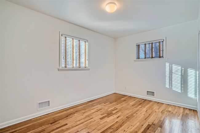 Photo - 718 Tennyson St