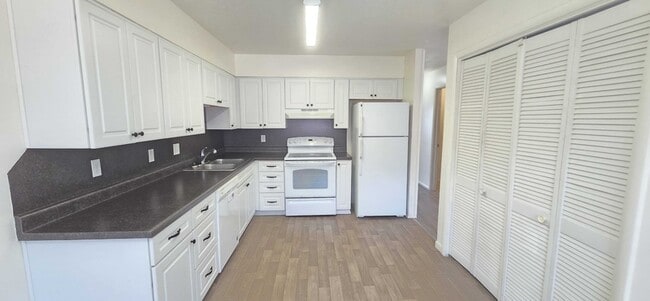Photo - 445 E 800 N St
