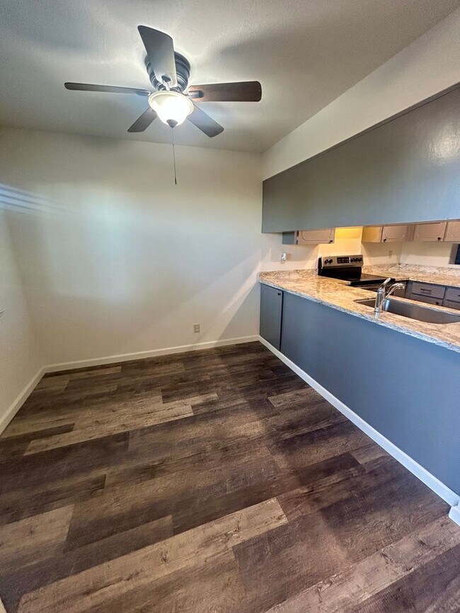 Photo - Marina Gardens Townhouse!  End unit, excel...