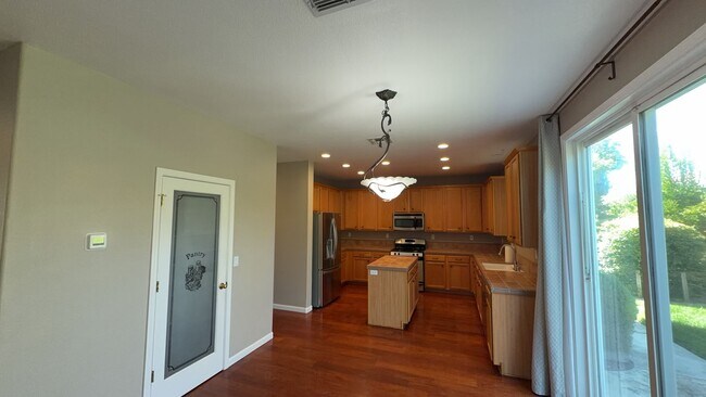 Photo - 9800 Pipit Way