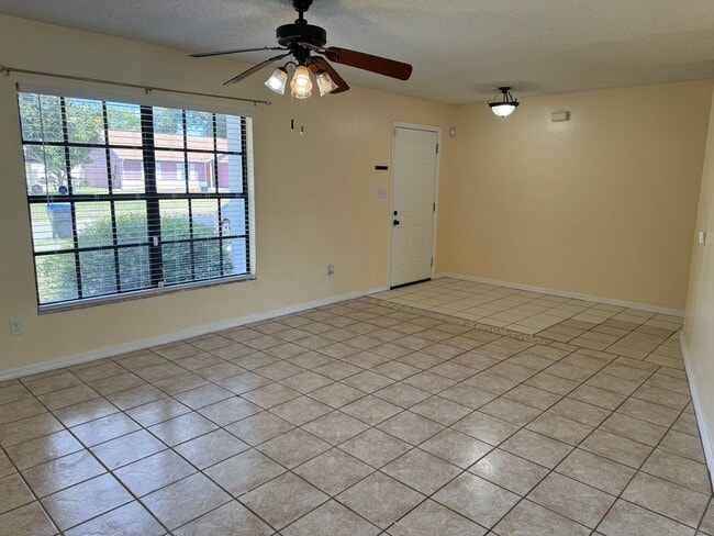 Photo - 4712 Dandelion Dr