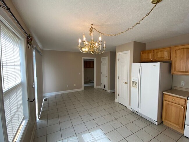 Photo - 470 Tall Oak Blvd NW