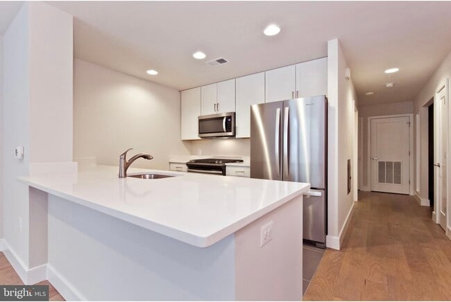 Photo - 50 Florida Ave NW Unidad 108