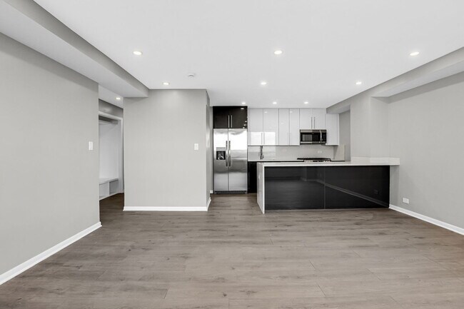 Photo - 3950 N Lake Shore Dr