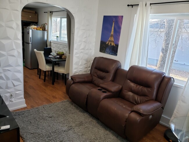 Photo - 25 22nd St SE