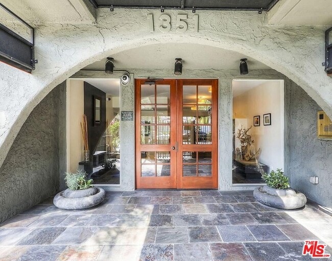 Photo - 1351 N Orange Dr Unit 117