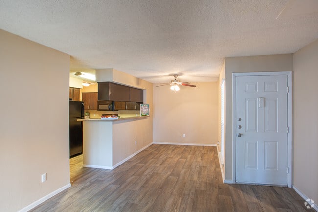 1HAB, 1BA - 658 ft² - The Fielder