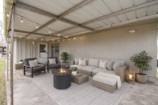 Photo - 2619 Soway St