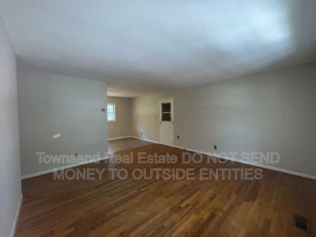 Photo - 2904 Collingwood St