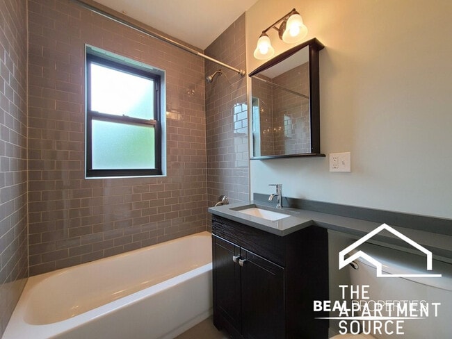 Photo - 4546 N Damen Ave Unidad 305