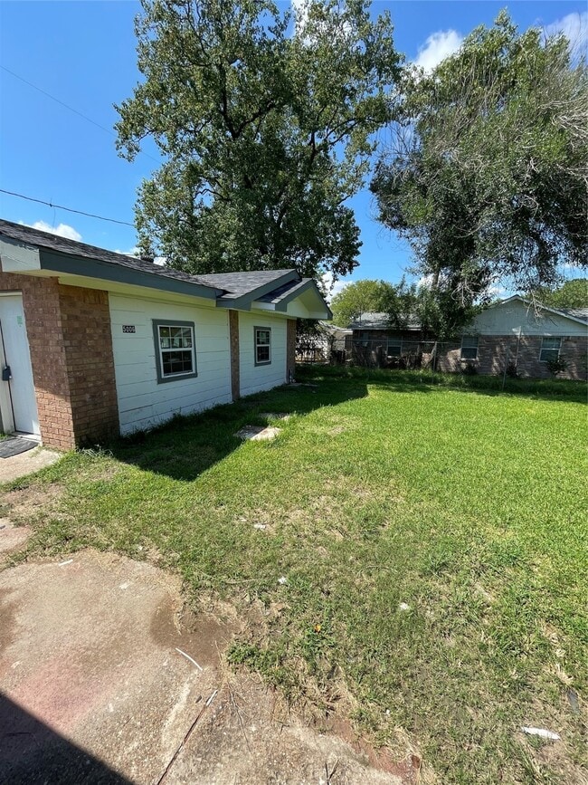 Building Photo - 5006 Ridgeway Dr Rental