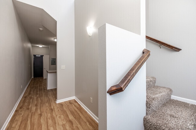 2BR, 1BA - 1,140SF - Stairway