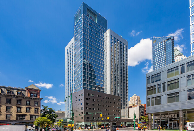 Photo - 301 W 46th St Apartments