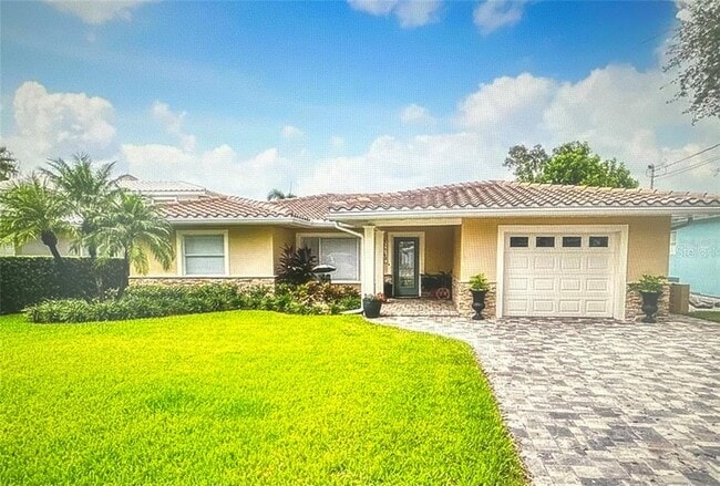 Building Photo - 120 Bayside Dr