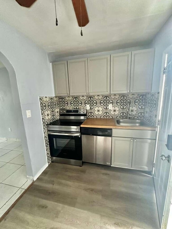 Photo - 23 SE 12th St Unidad 22