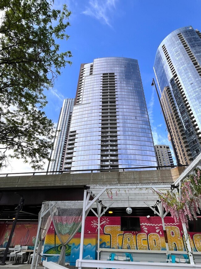 Building Photo - 450 E Waterside Dr Unit 407