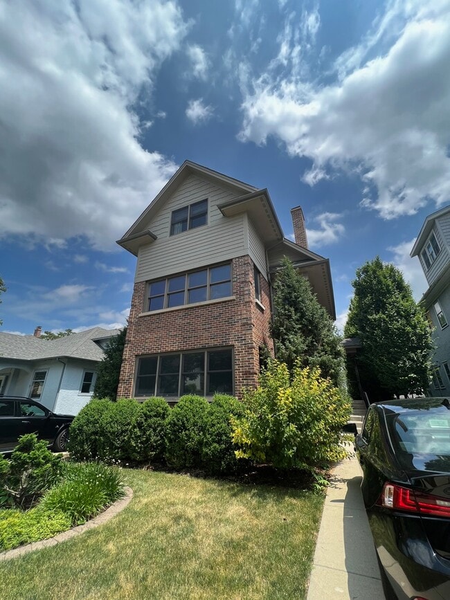Building Photo - 21 7th Ave Unit 1 Rental
