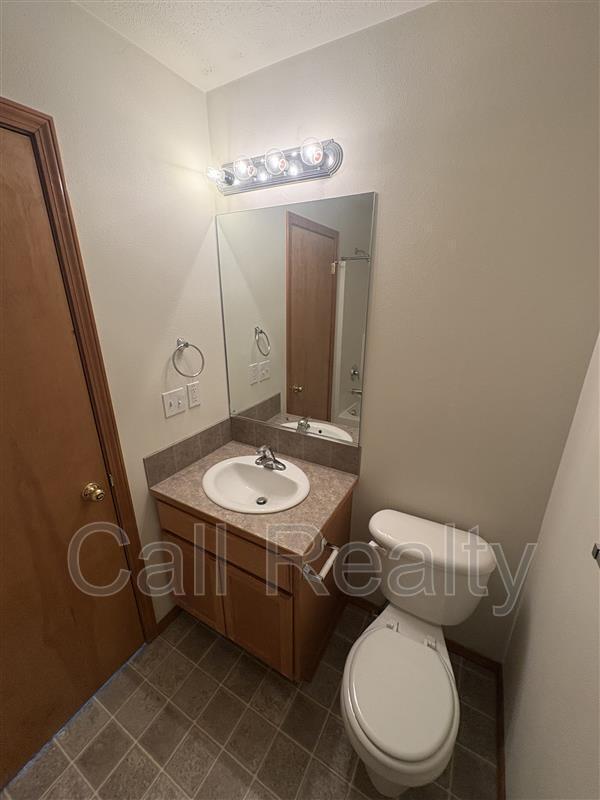 18716 E Augusta Ct