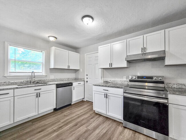 Photo - 1700 Ruth St