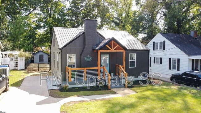 Photo - 105 McMakin Dr