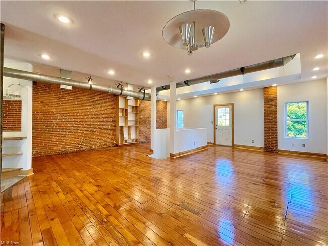 Photo - W 54th Triplex Unit 3