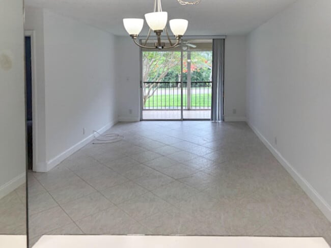 Photo - 6935 Huntington Ln Unit 205
