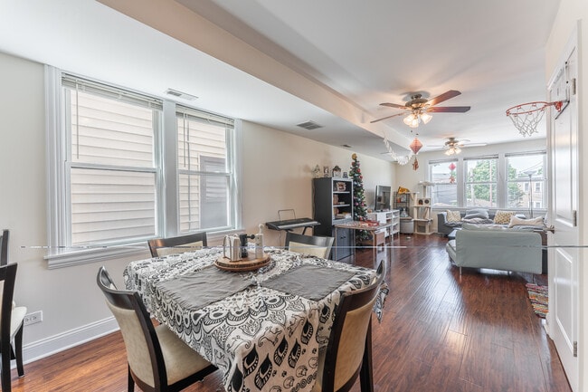Photo - 3047 N Kimball Ave Unidad 2
