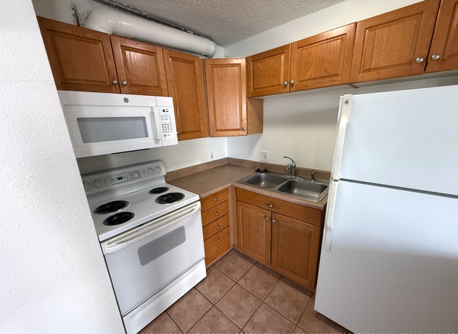 Photo - Studio Apartment in DU Area-Parking and Storage! Unit 411