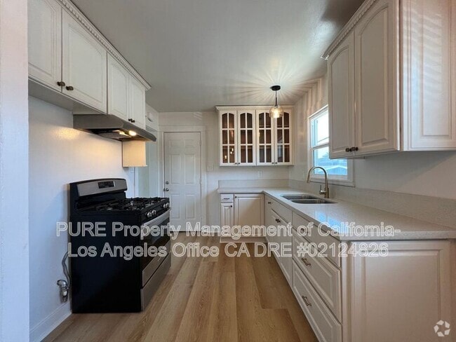 Building Photo - 625 W 23rd St Rental