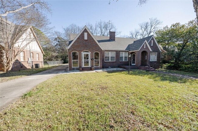 Photo - 3355 Lexington Rd